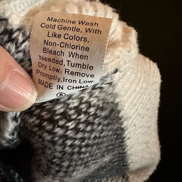 Black and White Crew Neck Sweater - Picture 13 of 13